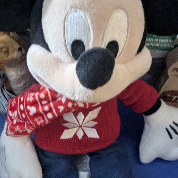 Disney Store Mickey Mouse 2017 Christmas Plush - Picture 2 of 8